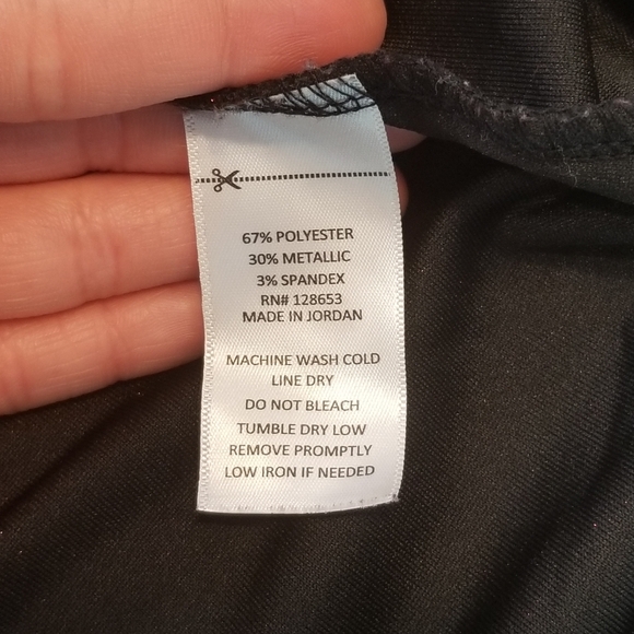 Zoey and Leelo red metallic short sleeve top size Medium - Picture 5 of 12